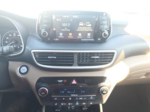 Photo of 2021 Winter White Hyundai TUCSON