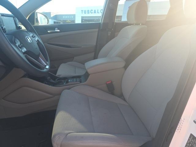 Photo of 2021 Winter White Hyundai TUCSON