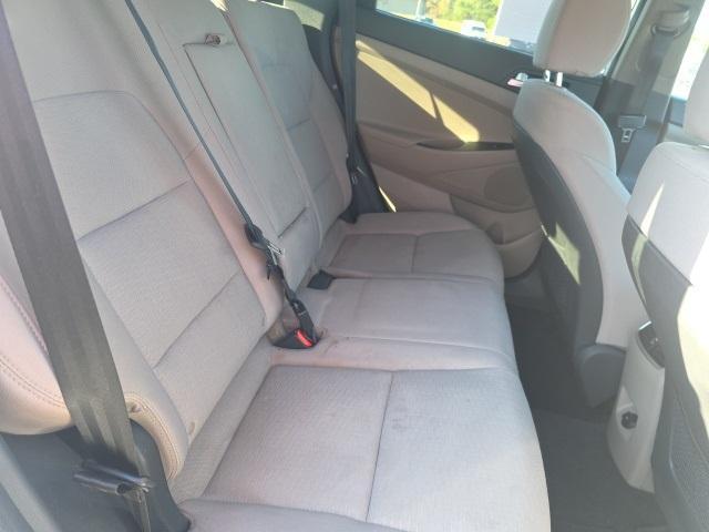 Photo of 2021 Winter White Hyundai TUCSON