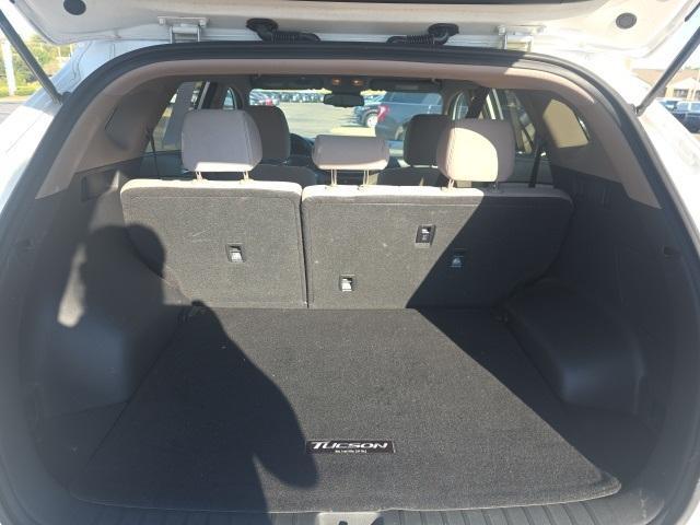 Photo of 2021 Winter White Hyundai TUCSON