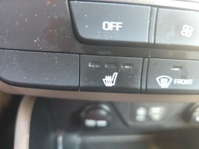 Photo of 2021 Winter White Hyundai TUCSON