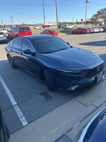 Photo of 2023 Still Night Pearl Honda Accord Hybrid