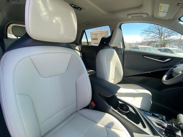 Photo of 2025 Steel Gray Kia Niro