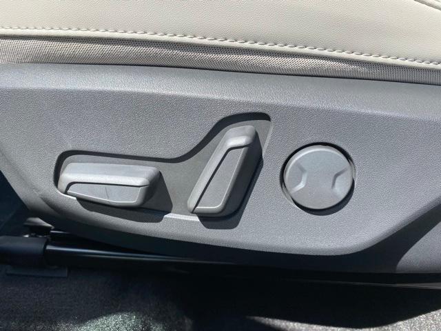 Photo of 2025 Steel Gray Kia Niro