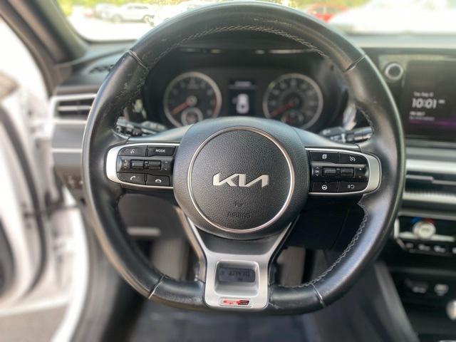 Photo of 2022 Glacial White Pearl Kia K5