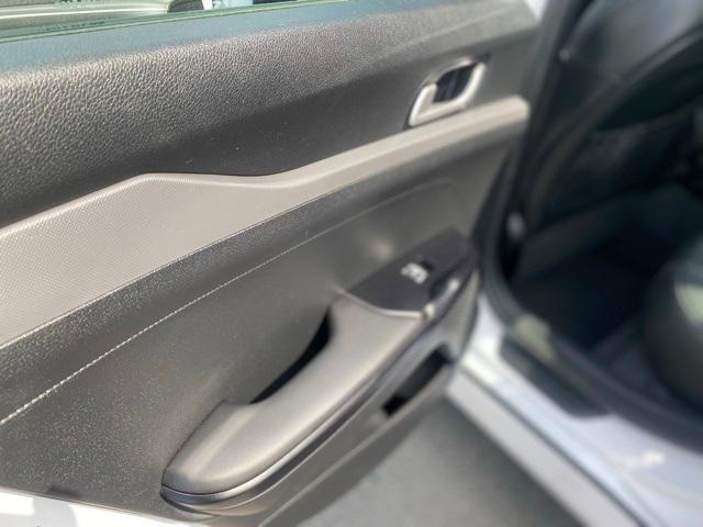 Photo of 2022 Glacial White Pearl Kia K5