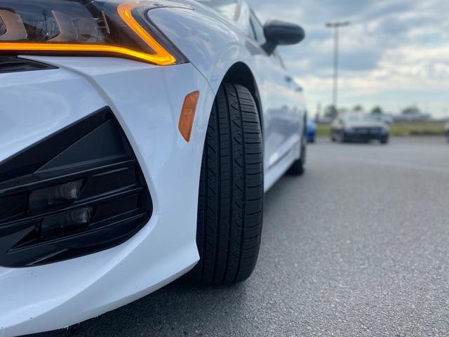 Photo of 2022 Glacial White Pearl Kia K5