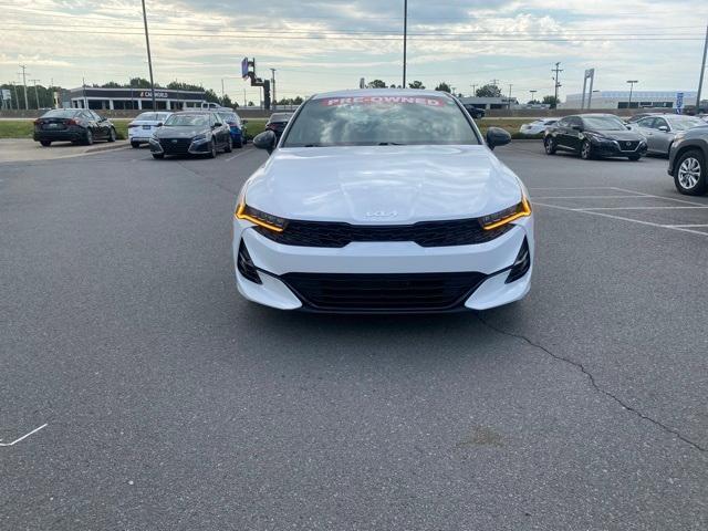 Photo of 2022 Glacial White Pearl Kia K5