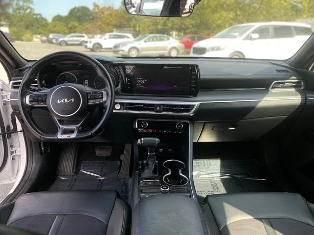 Photo of 2022 Glacial White Pearl Kia K5