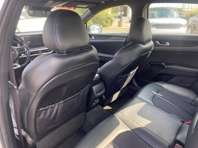 Photo of 2022 Glacial White Pearl Kia K5