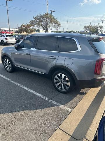 Photo of 2020 Everlasting Silver Kia Telluride