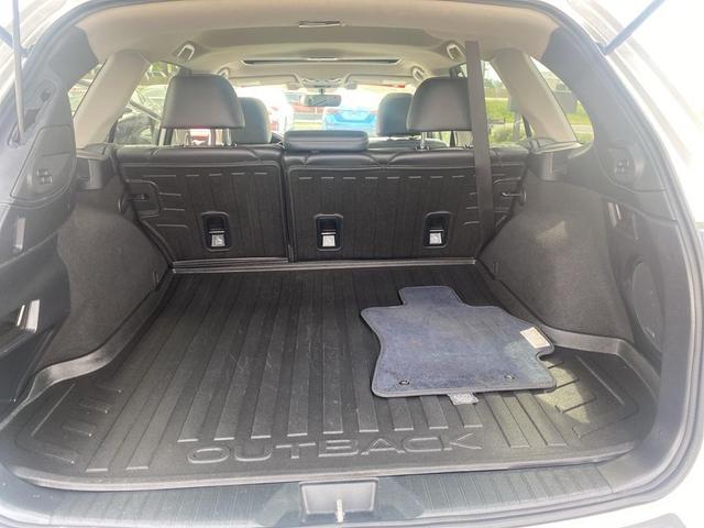Photo of 2019 Crystal White Pearl Subaru Outback