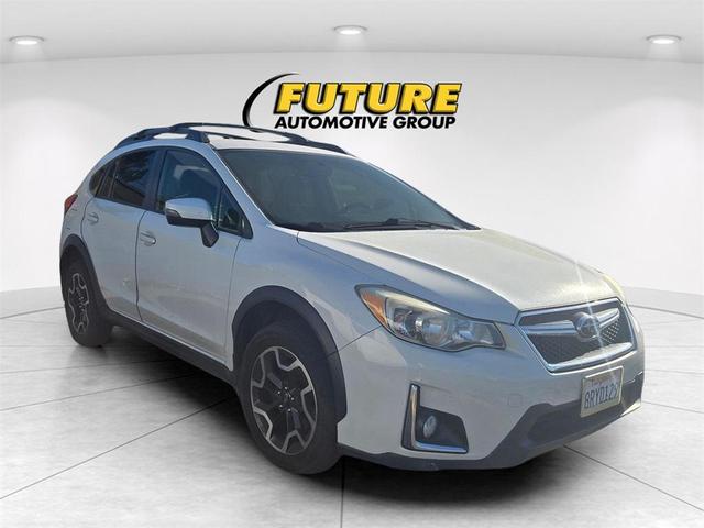Photo of 2017 Crystal White Pearl Subaru Crosstrek