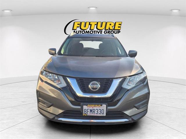 Photo of 2018 Gun Metallic Nissan Rogue