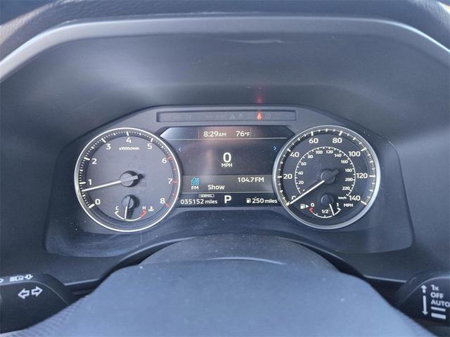 Photo of 2022 Mercury Gray Metallic Mitsubishi Outlander
