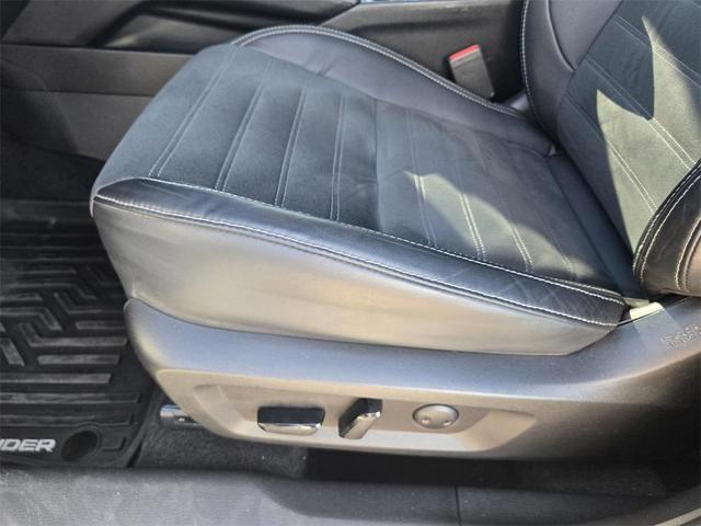 Photo of 2022 Mercury Gray Metallic Mitsubishi Outlander