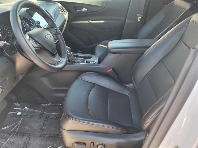 Photo of 2023 Iridescent Pearl Tricoat Chevrolet Equinox