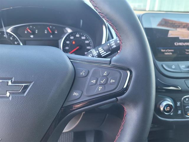 Photo of 2023 Iridescent Pearl Tricoat Chevrolet Equinox