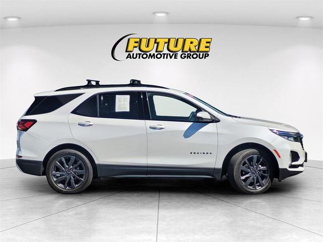 Photo of 2023 Iridescent Pearl Tricoat Chevrolet Equinox