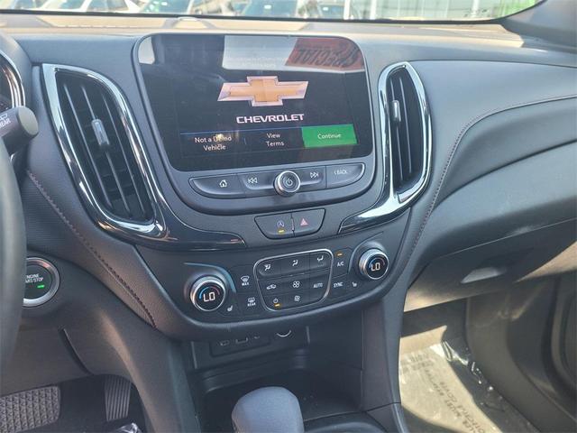 Photo of 2023 Iridescent Pearl Tricoat Chevrolet Equinox