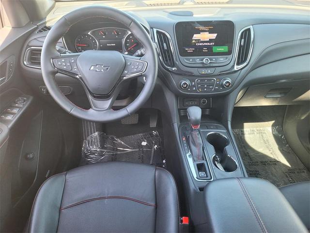 Photo of 2023 Iridescent Pearl Tricoat Chevrolet Equinox
