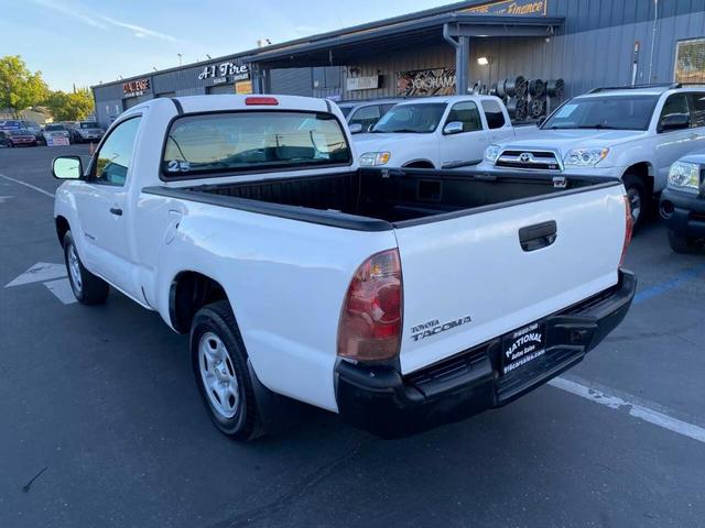Photo of 2008 White Toyota Tacoma