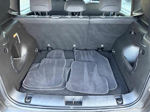 Photo of 2018 Black Jeep Renegade