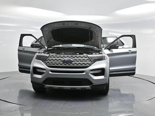Photo of 2023 Silver Metallic Ford Explorer