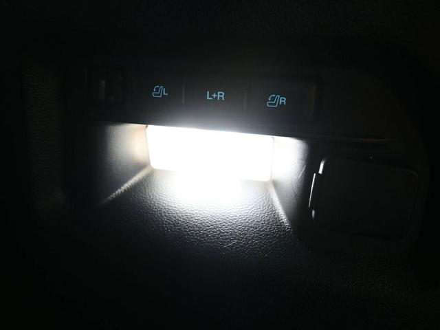 Photo of 2023 Silver Metallic Ford Explorer