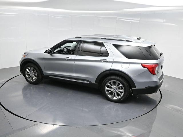 Photo of 2023 Silver Metallic Ford Explorer