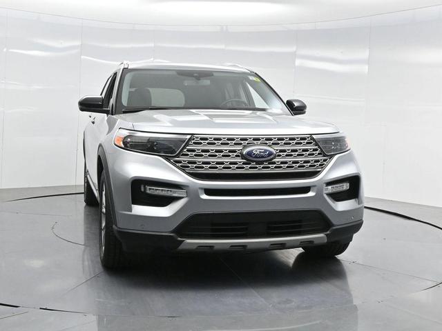 Photo of 2023 Silver Metallic Ford Explorer
