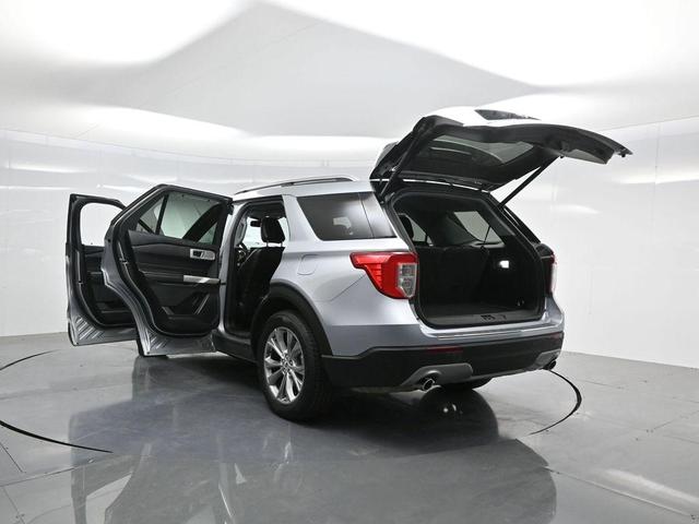 Photo of 2023 Silver Metallic Ford Explorer
