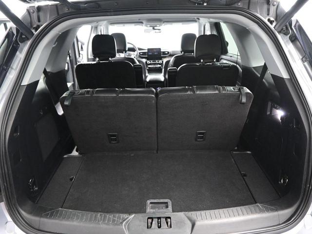 Photo of 2023 Silver Metallic Ford Explorer