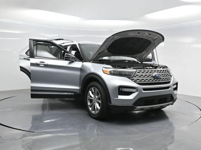 Photo of 2023 Silver Metallic Ford Explorer