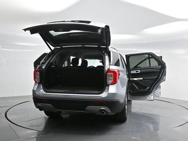 Photo of 2023 Silver Metallic Ford Explorer