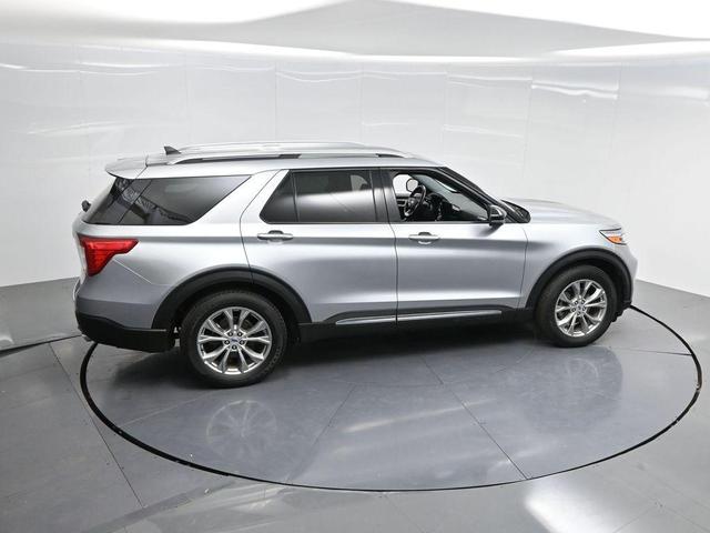 Photo of 2023 Silver Metallic Ford Explorer