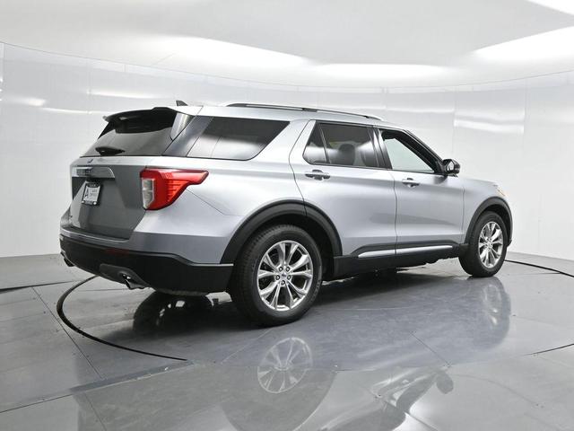Photo of 2023 Silver Metallic Ford Explorer