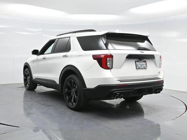 Photo of 2022 White Metallic Ford Explorer