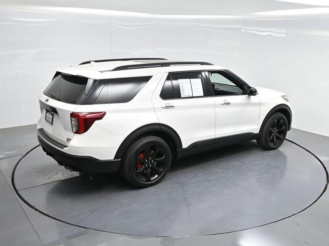 Photo of 2022 White Metallic Ford Explorer