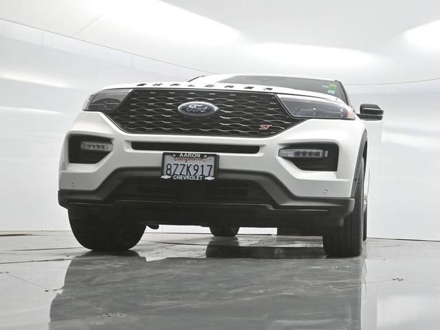 Photo of 2022 White Metallic Ford Explorer