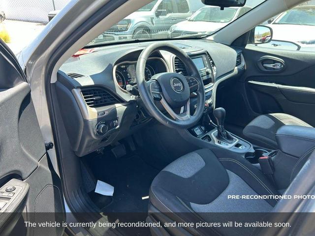 Photo of 2015 Billet Silver Metallic Clearcoat Jeep Cherokee