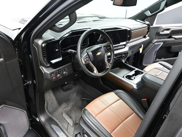 Photo of 2024 Black Chevrolet Silverado 2500