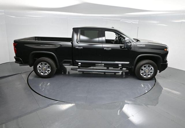Photo of 2024 Black Chevrolet Silverado 2500