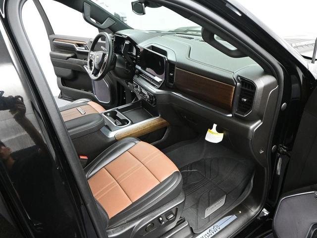 Photo of 2024 Black Chevrolet Silverado 2500
