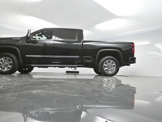 Photo of 2024 Black Chevrolet Silverado 2500