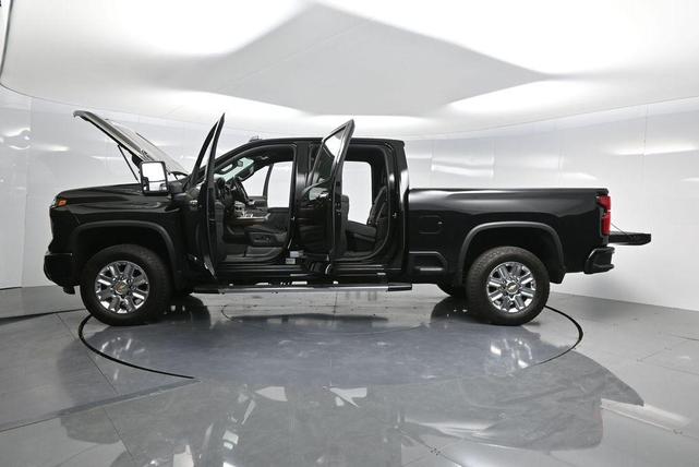 Photo of 2024 Black Chevrolet Silverado 2500