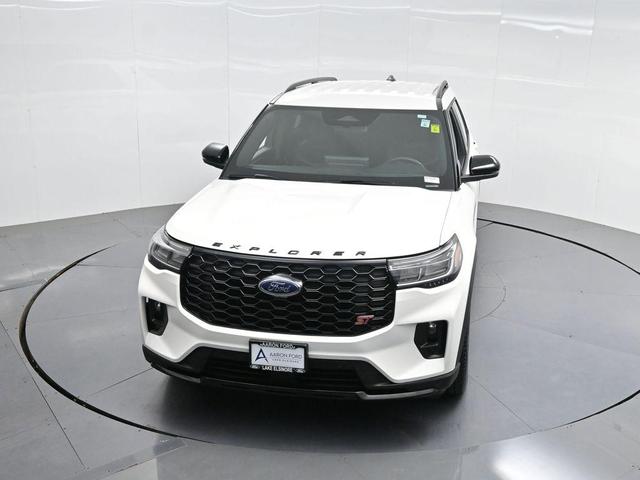 Photo of 2025 White Metallic Ford Explorer