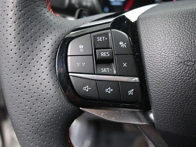 Photo of 2025 White Metallic Ford Explorer