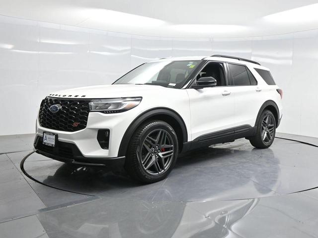 Photo of 2025 White Metallic Ford Explorer