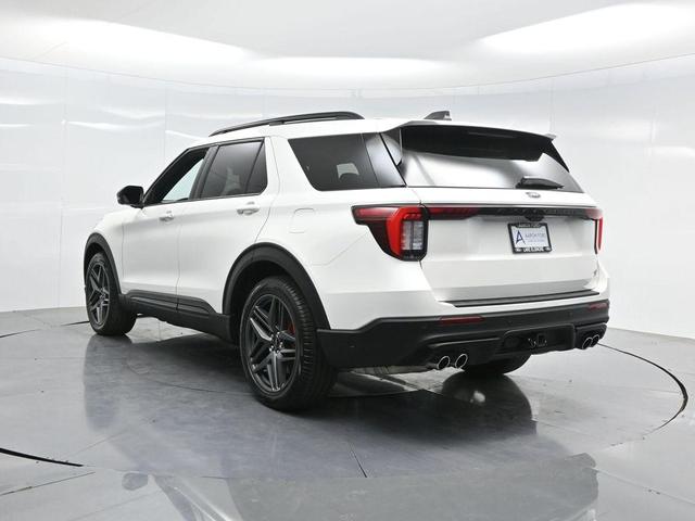 Photo of 2025 White Metallic Ford Explorer